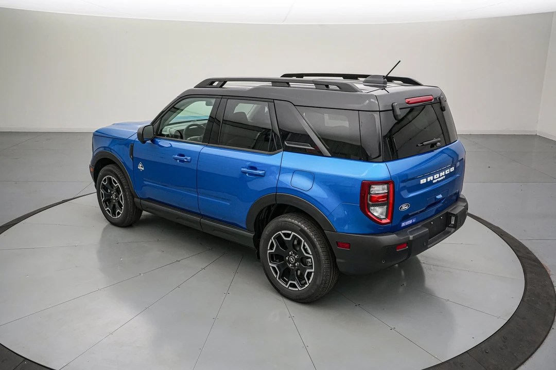 2026 Ford Bronco 6th Gen - Image 7 of 31