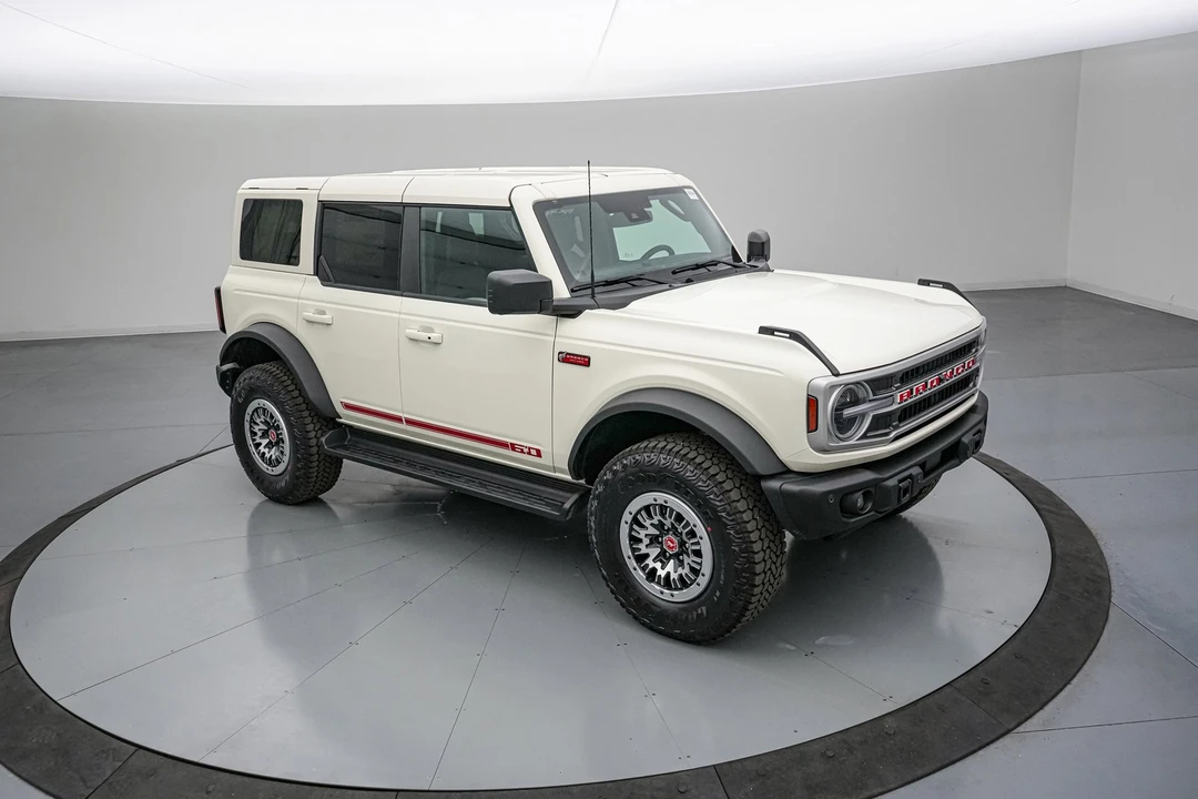 2026 Ford Bronco 6th Gen - Image 2 of 21