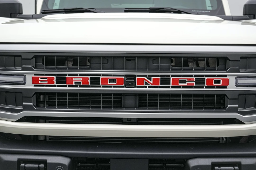 2026 Ford Bronco 6th Gen - Image 12 of 31