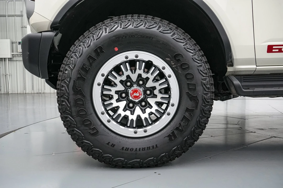 2026 Ford Bronco 6th Gen - Image 15 of 31