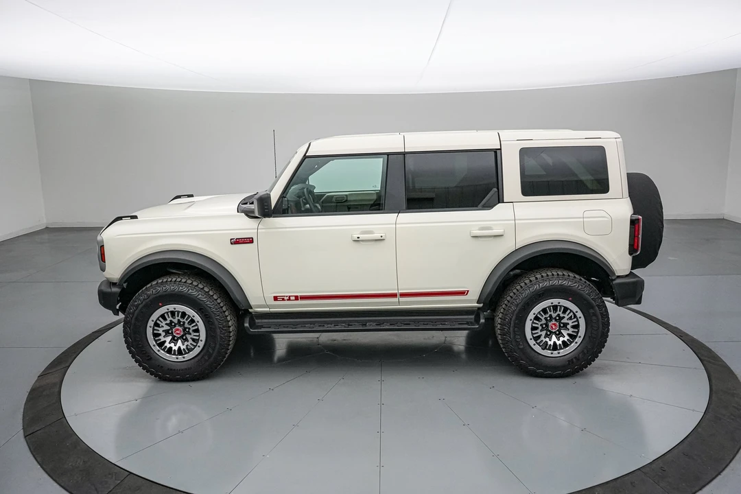 2026 Ford Bronco 6th Gen - Image 8 of 31