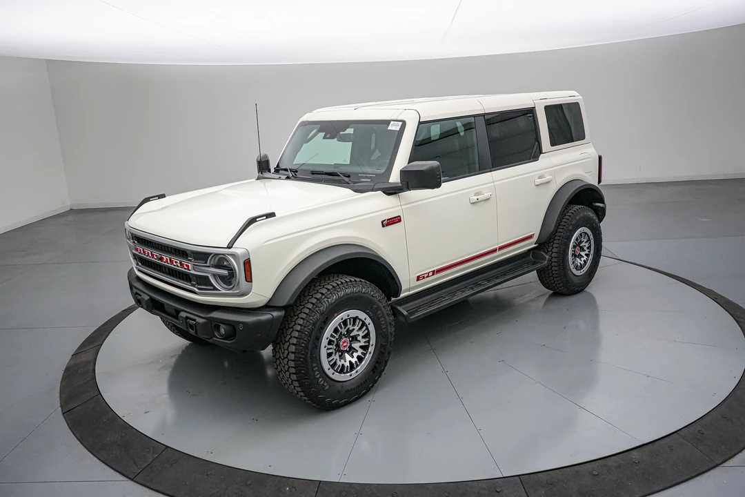 2026 Ford Bronco 6th Gen - Image 9 of 31
