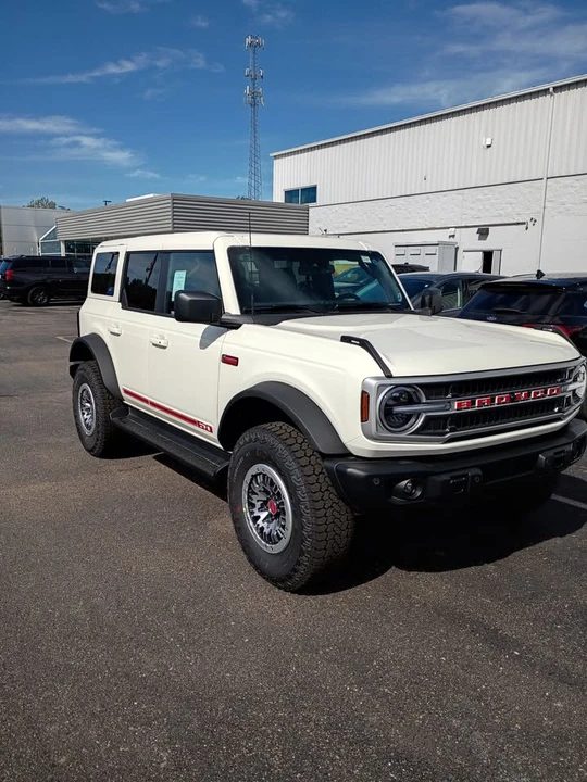 2026 Ford Bronco 6th Gen - Image 3 of 10
