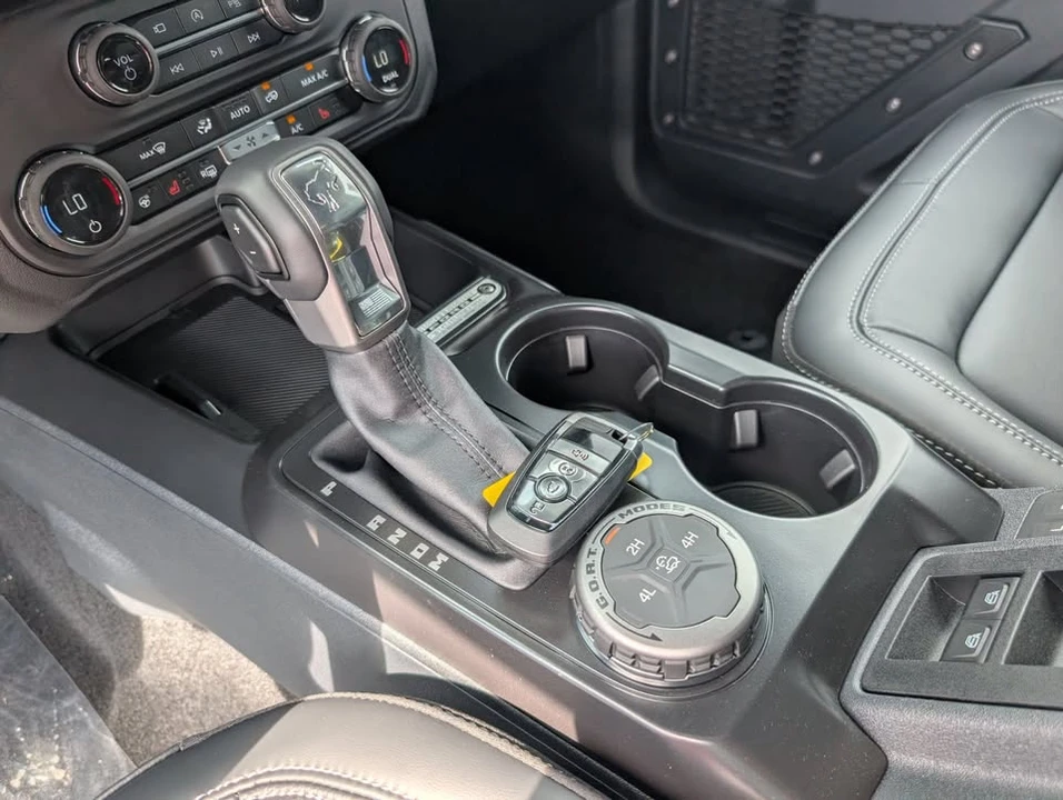 2026 Ford Bronco 6th Gen - Image 9 of 11