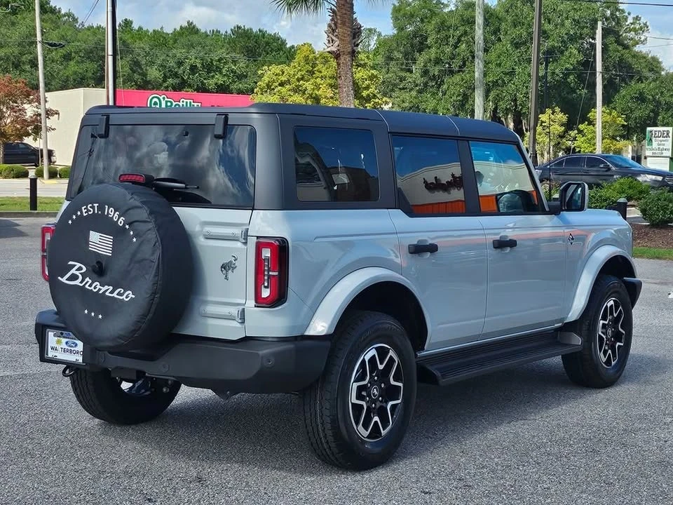 2026 Ford Bronco 6th Gen - Image 17 of 20