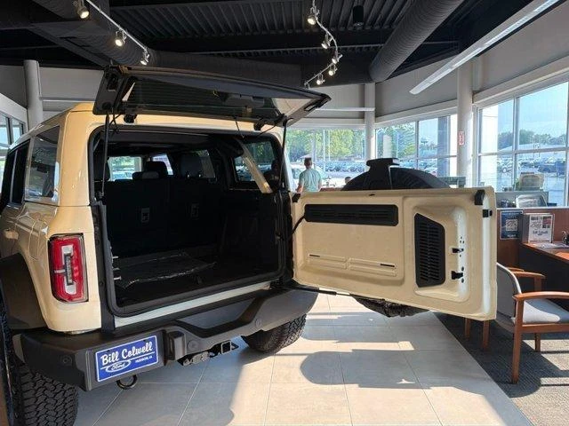 2026 Ford Bronco 6th Gen - Image 16 of 20