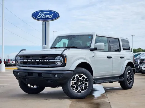 2026 Ford Bronco Outer Banks
