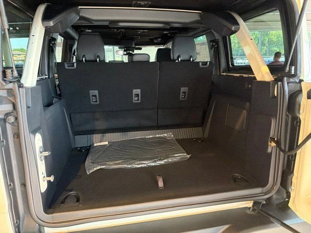 2026 Ford Bronco 6th Gen - Image 14 of 20
