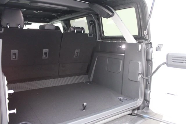 2026 Ford Bronco 6th Gen - Image 19 of 20