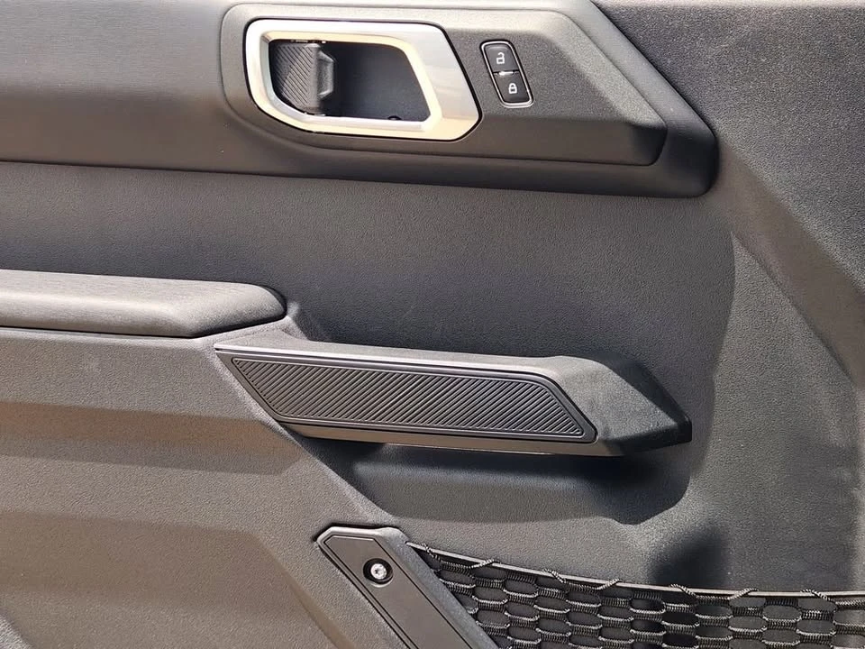2026 Ford Bronco 6th Gen - Image 14 of 19