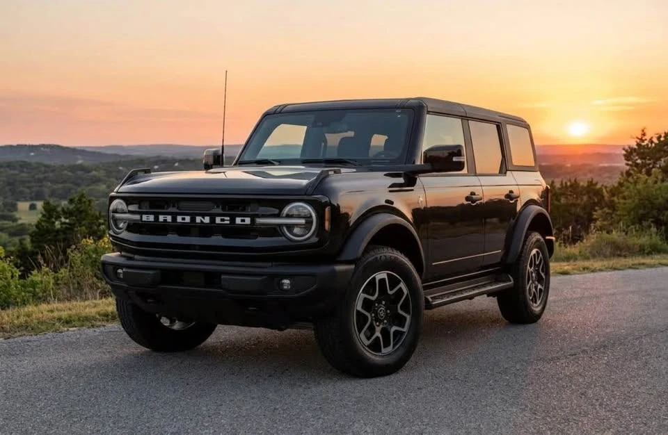 2026 Ford Bronco 6th Gen - Image 2 of 13