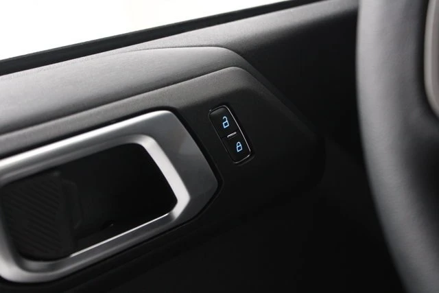 2026 Ford Bronco 6th Gen - Image 17 of 20