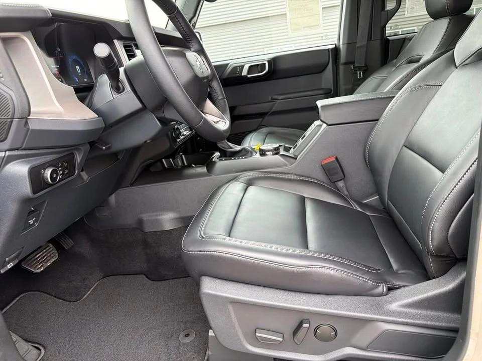 2026 Ford Bronco 6th Gen - Image 14 of 20