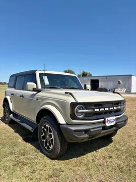 2026 Ford Bronco Outer Banks