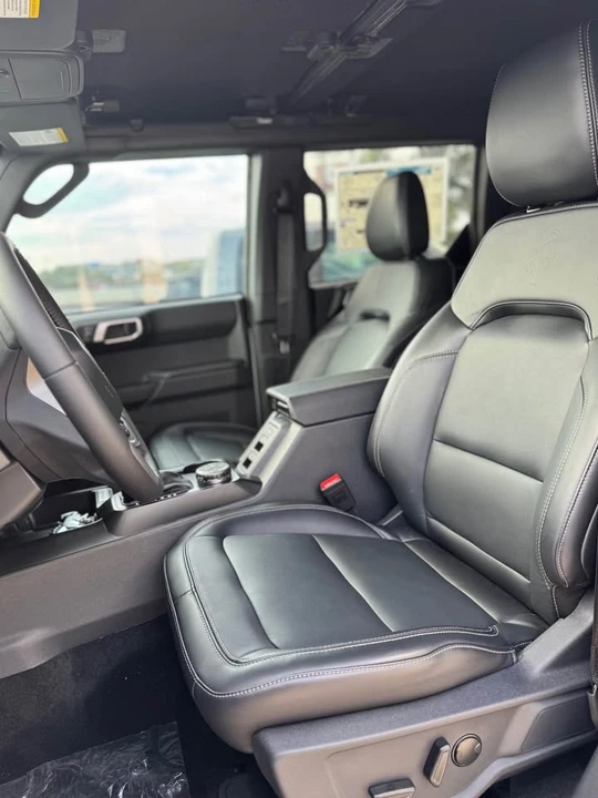 2026 Ford Bronco 6th Gen - Image 8 of 9