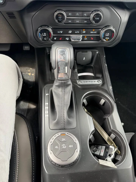 2026 Ford Bronco 6th Gen - Image 11 of 12