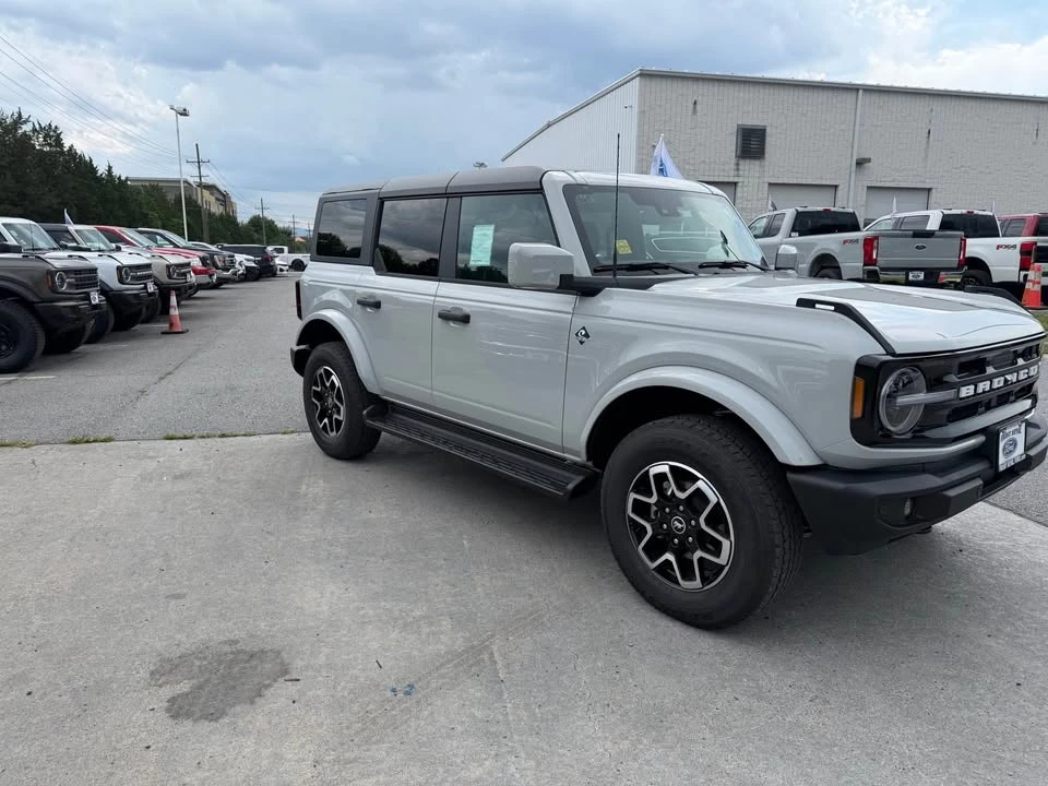 2026 Ford Bronco 6th Gen - Image 2 of 12