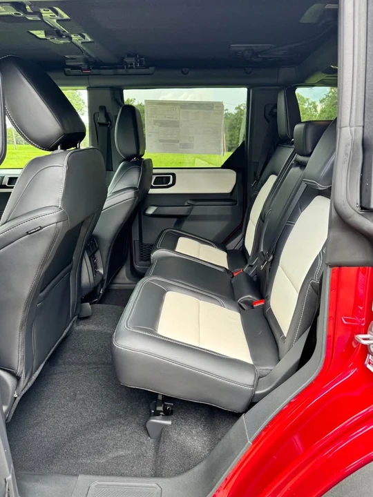 2026 Ford Bronco 6th Gen - Image 7 of 8