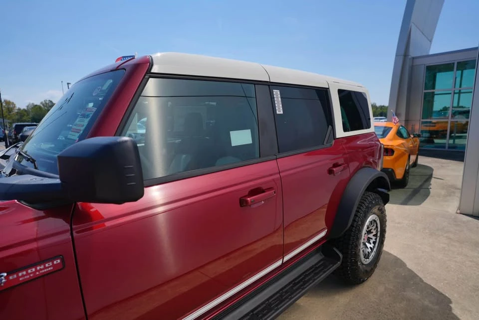 2026 Ford Bronco 6th Gen - Image 10 of 12