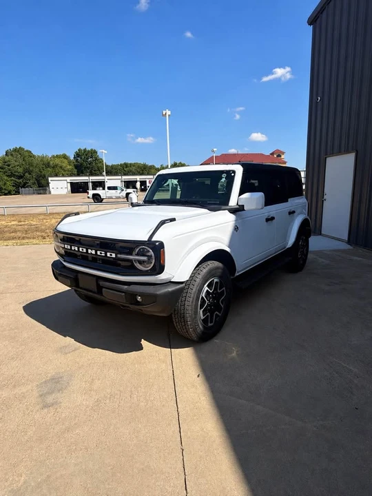 2026 Ford Bronco 6th Gen - Image 2 of 9