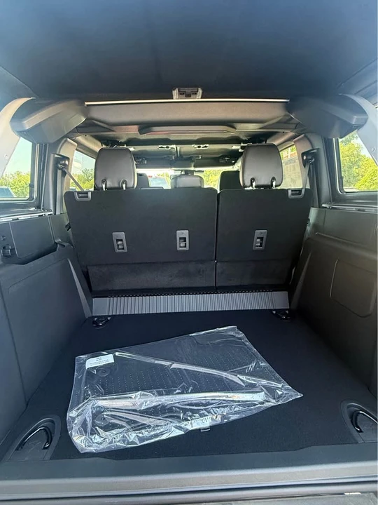 2026 Ford Bronco 6th Gen - Image 8 of 9