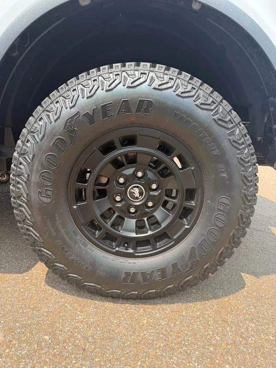 2026 Ford Bronco 6th Gen - Image 10 of 11