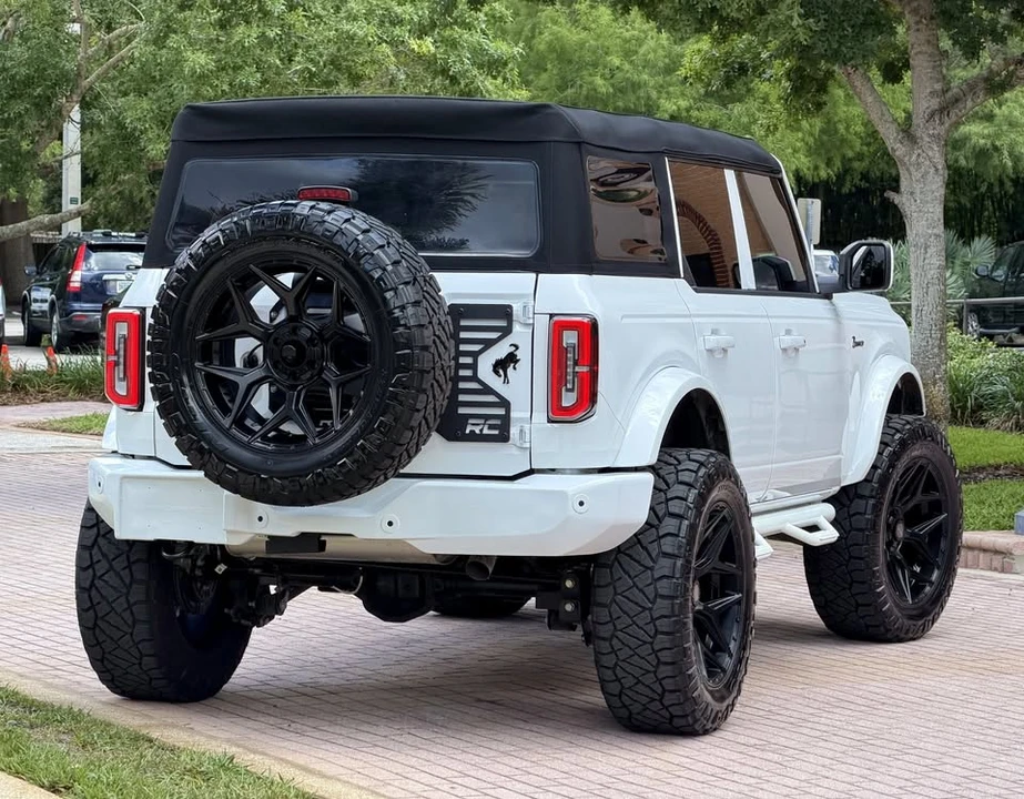 2026 Ford Bronco 6th Gen - Image 11 of 20