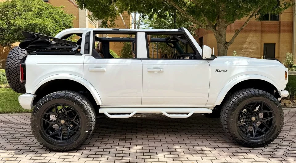 2026 Ford Bronco 6th Gen - Image 2 of 20