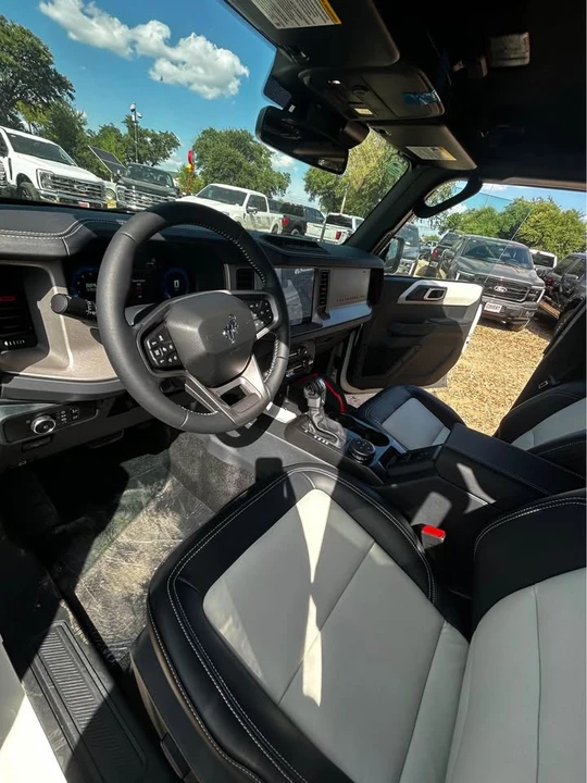 2026 Ford Bronco 6th Gen - Image 9 of 10