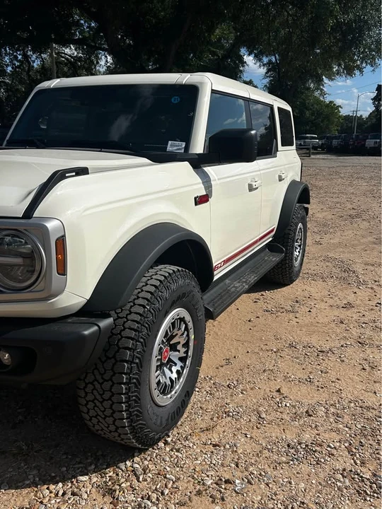 2026 Ford Bronco 6th Gen - Image 2 of 10