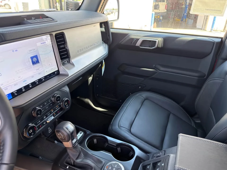 2026 Ford Bronco 6th Gen - Image 13 of 19