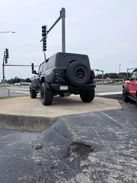 2026 Ford Bronco Raptor 6th Gen - Image 5 of 5