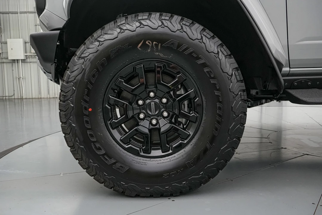 2026 Ford Bronco Raptor 6th Gen - Image 11 of 31