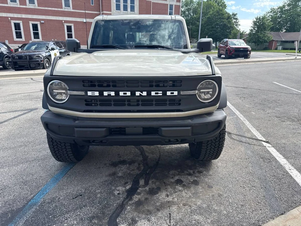 2026 Ford Bronco 6th Gen - Image 17 of 17