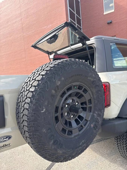 2026 Ford Bronco 6th Gen - Image 13 of 17