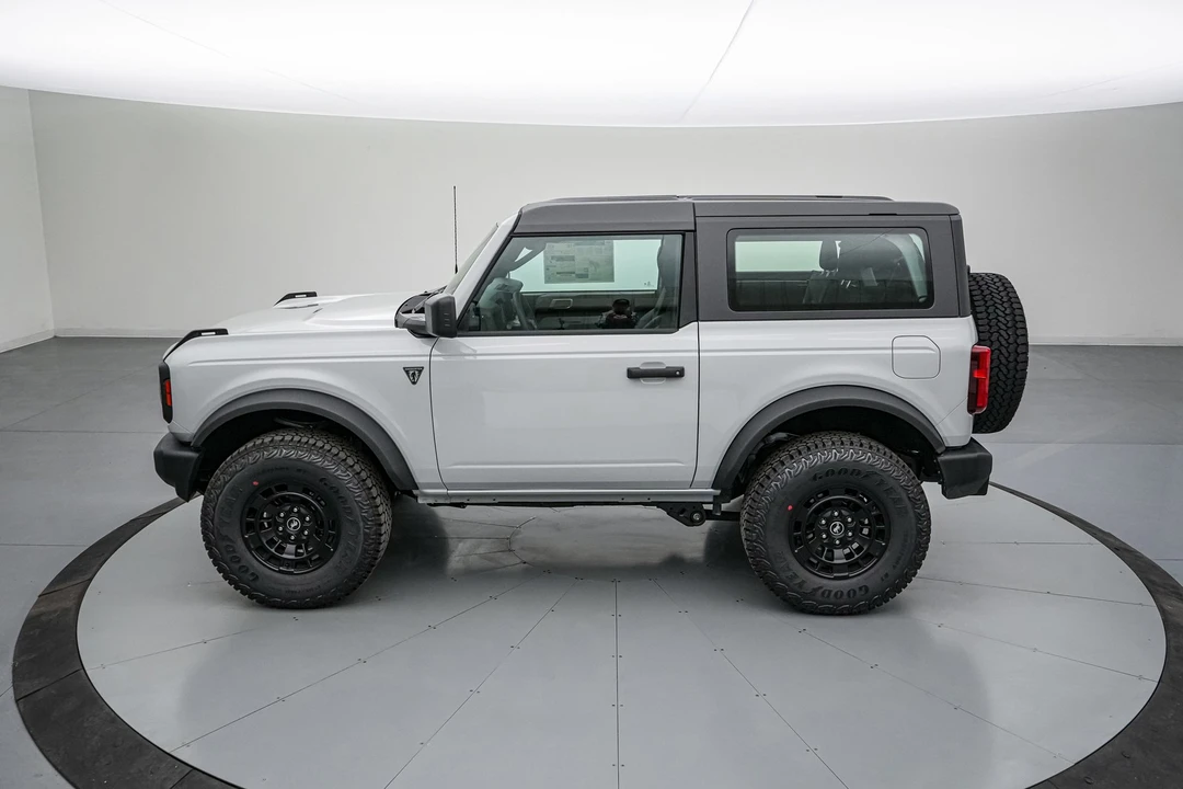 2026 Ford Bronco 6th Gen - Image 8 of 21