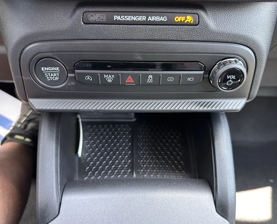 2026 Ford Bronco 6th Gen - Image 27 of 30