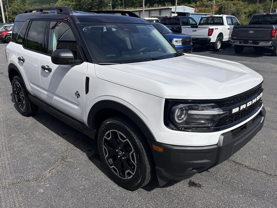 2026 Ford Bronco 6th Gen - Image 4 of 30