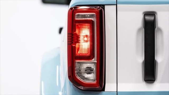 2026 Ford Bronco 6th Gen - Image 28 of 31