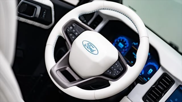2026 Ford Bronco 6th Gen - Image 28 of 31
