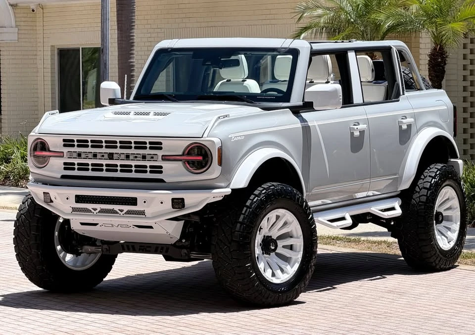 2026 Ford Bronco 6th Gen - Image 11 of 20