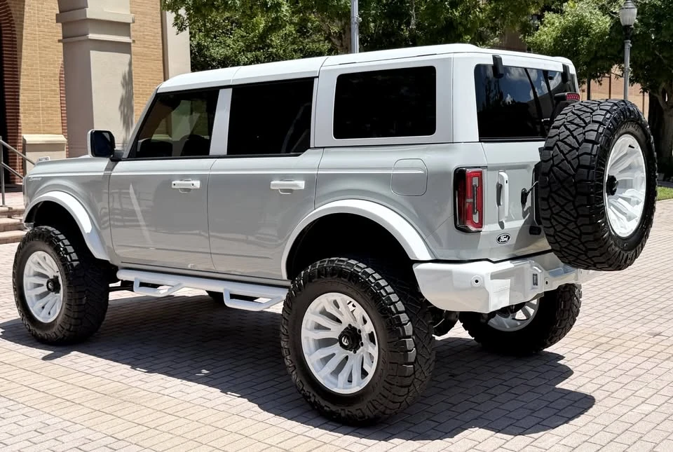 2026 Ford Bronco 6th Gen - Image 13 of 20