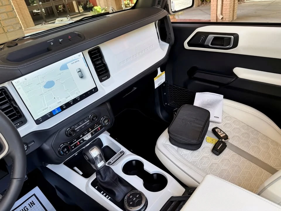2026 Ford Bronco 6th Gen - Image 19 of 20