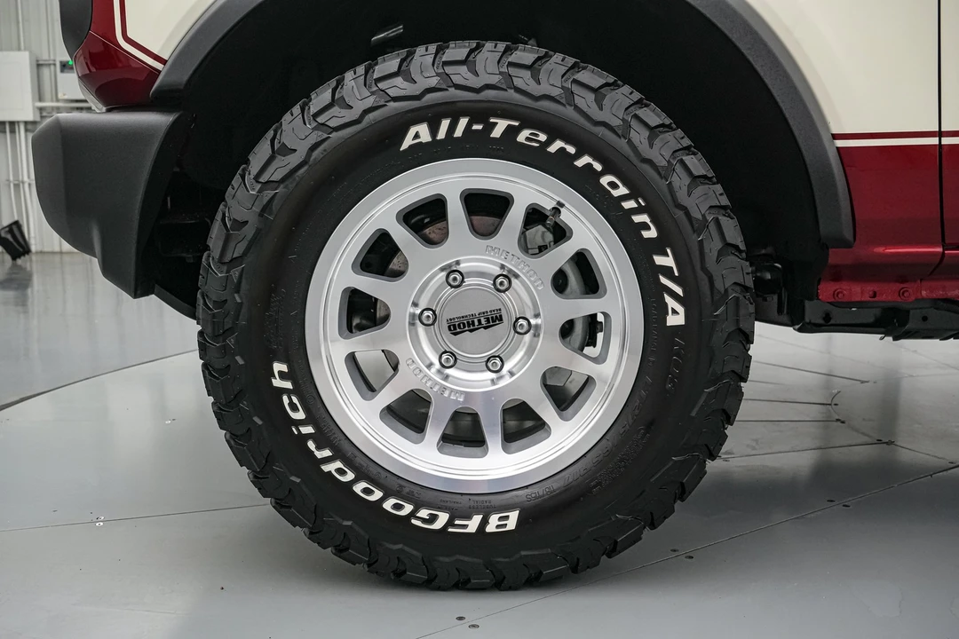 2026 Ford Bronco 6th Gen - Image 12 of 31