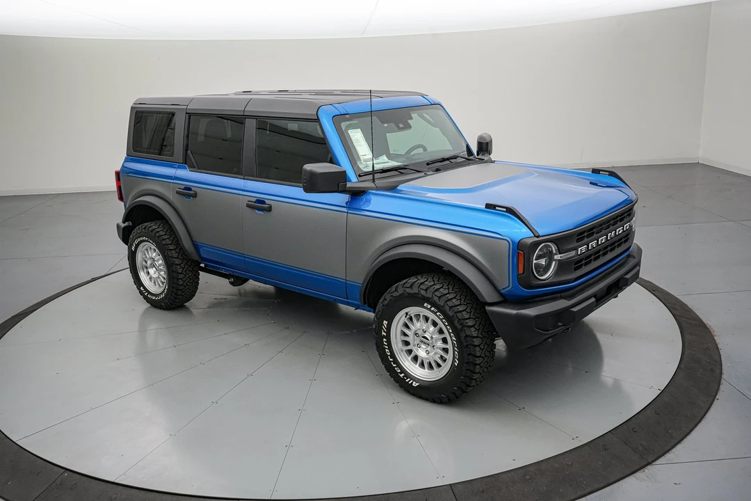 2026 Ford Bronco 6th Gen - Image 4 of 31