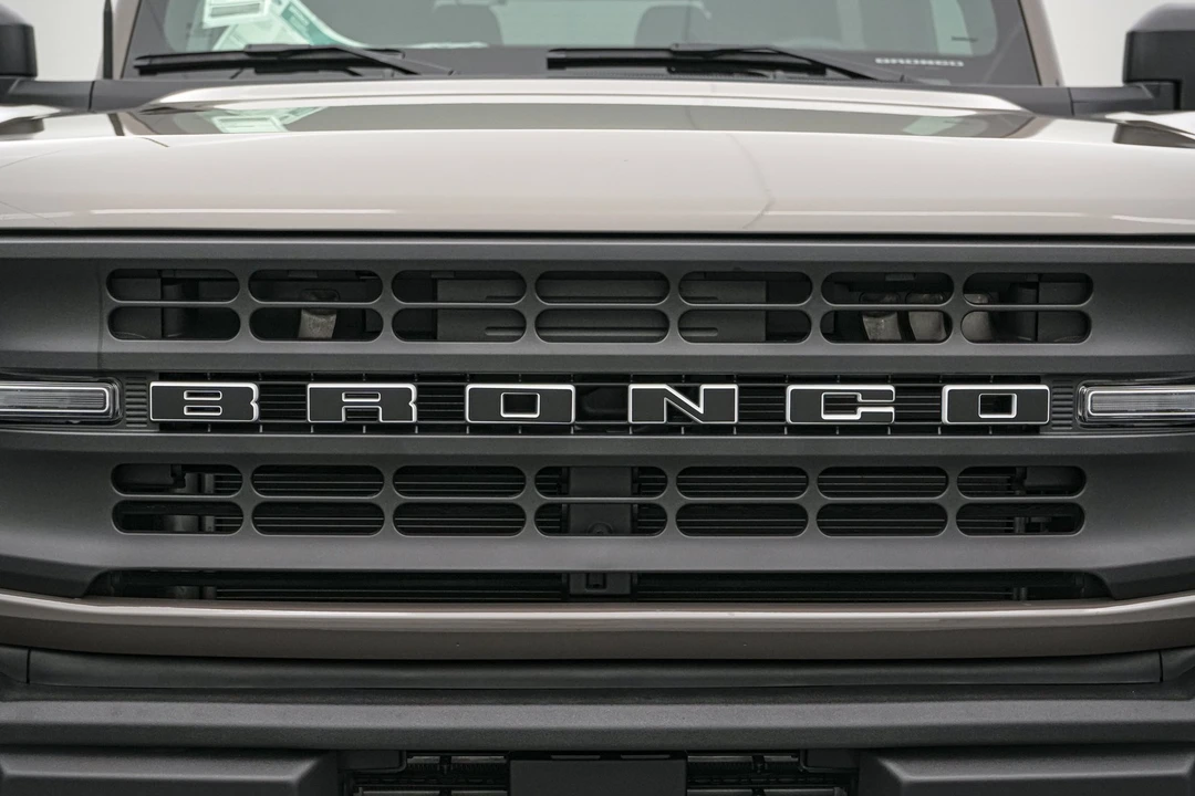 2026 Ford Bronco 6th Gen - Image 14 of 31