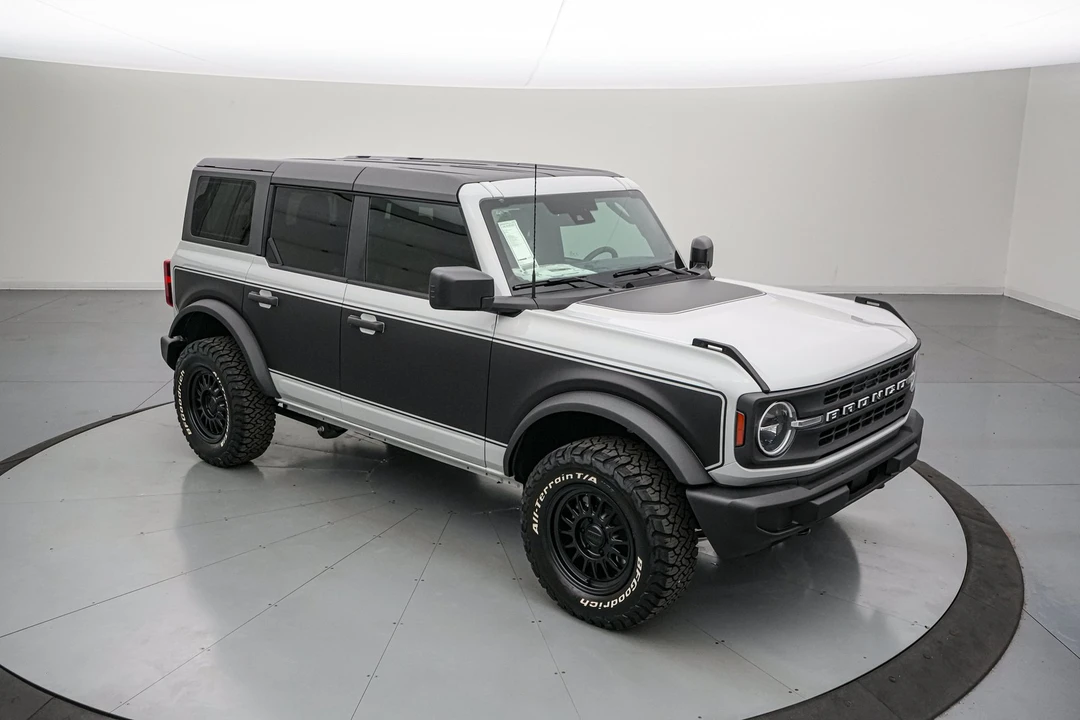 2026 Ford Bronco 6th Gen - Image 4 of 31
