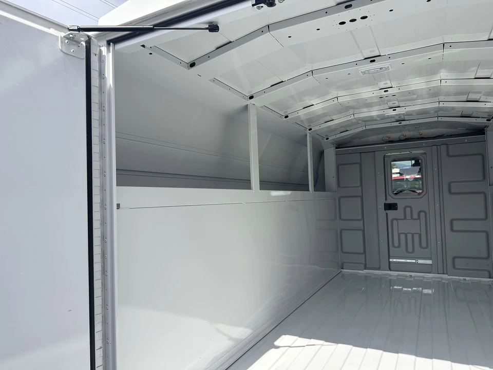 2026 Ford Super Duty 5th Gen - Image 12 of 24