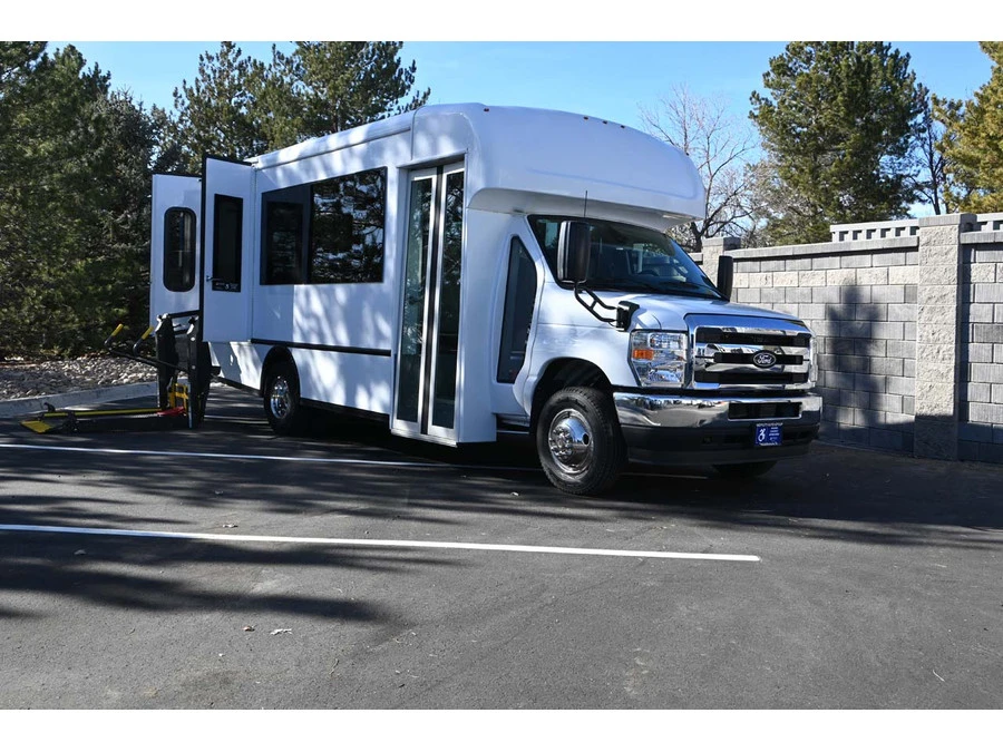 2026 Ford Super Duty 5th Gen - Image 2 of 31