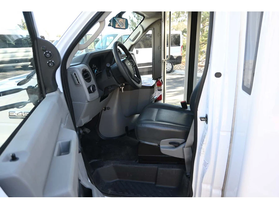 2026 Ford Super Duty 5th Gen - Image 13 of 31